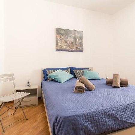 Center Home - The House Of Travelers Côme Esterno foto