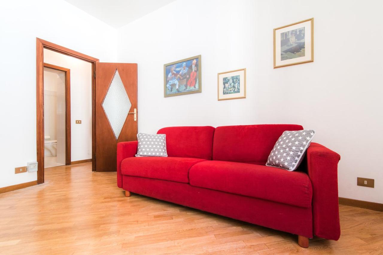 Center Home - The House Of Travelers Côme Esterno foto